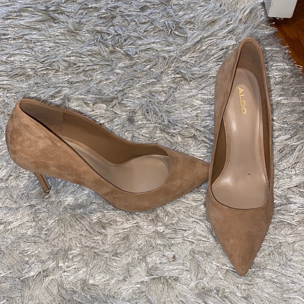 Aldo suede beige pumps